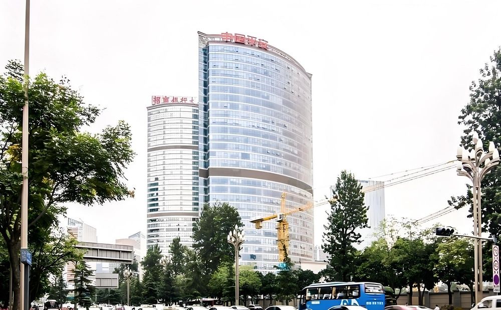 平安财富中心外观图